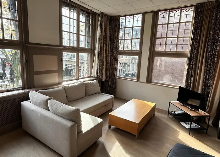 Stylish Independent S1, Centre *